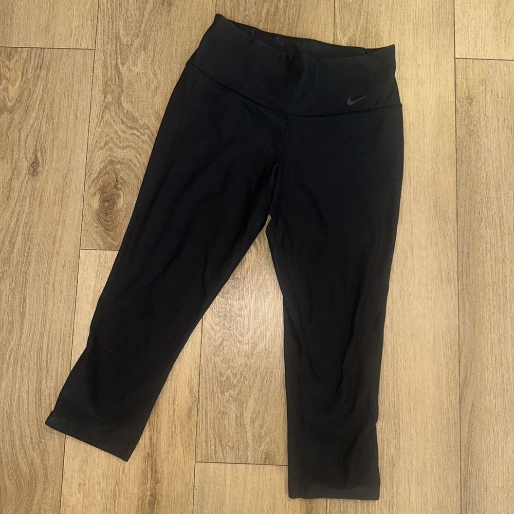 Nike Dri Fit Women's Crop Leggings Black XS Fitness Running Swoosh Logo